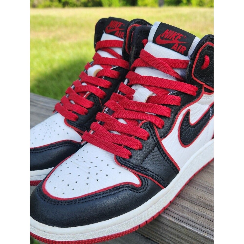 Nike Air Jordan 1 Retro 'Bloodline' Big Kids Size 4.5 Youth Black Red Sneackers - Picture 2 of 15